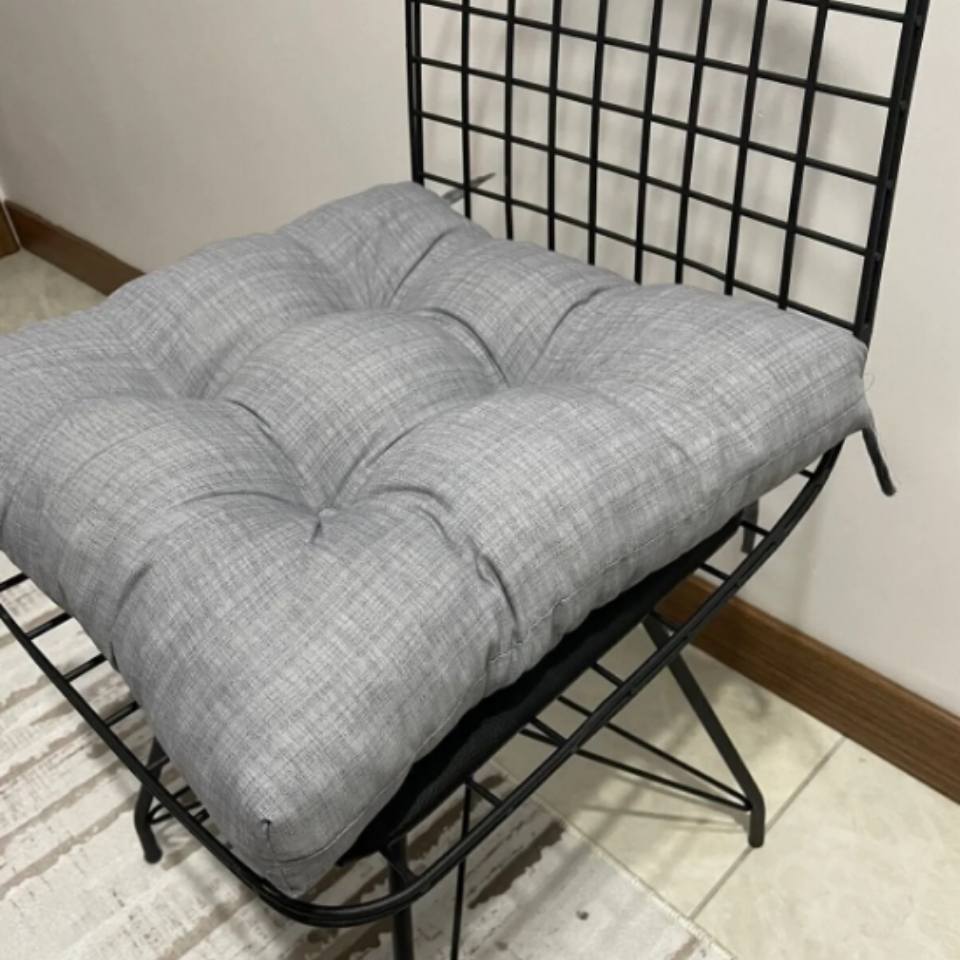 Eco Gri Sandalye Minderi – Özel Düğme Dikişli, Bağcıklı, 40x40 cm