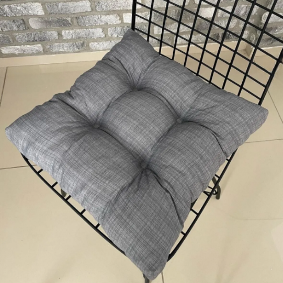 Eco Gri Sandalye Minderi – Özel Düğme Dikişli, Bağcıklı, 40x40 cm