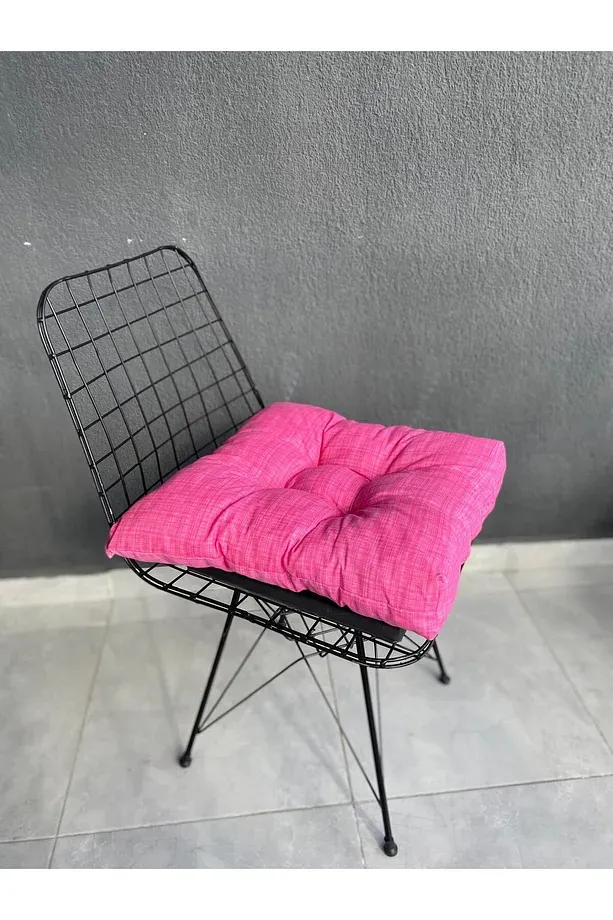 Pembe Renk Sandalye Minderi Düğme Dikişi Detaylı 40x40cm Bağcıklı